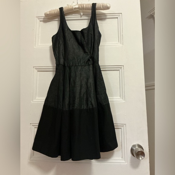 Adorable Gap Denim Dress - Picture 3 of 16